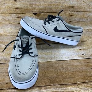 Nike SB Stefan Janoski Size 6Y Youths